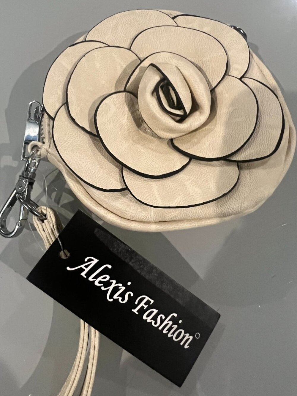 Alexis Fashion NWT Camellia Flower Round Crossbody Wristlet Bag Apricot Cream St